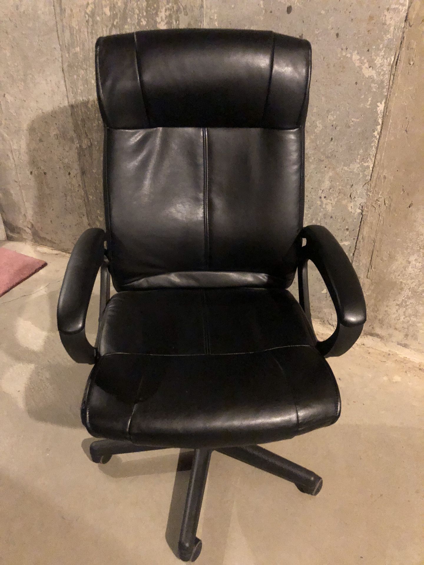 Leather Managers Chair. 39.8”-43.7” H x 25.2” W x 27.2” D. Like New.