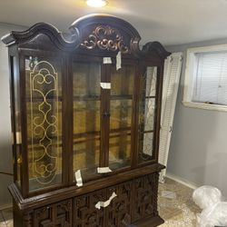 🪞 Vintage Wood Display Hutch / China Cabinet – $200 OBO