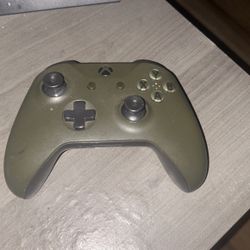 Xbox One Controller (Batteries Not Included)