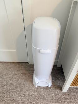Diaper Genie, White Diaper Pail with Foot Pedal