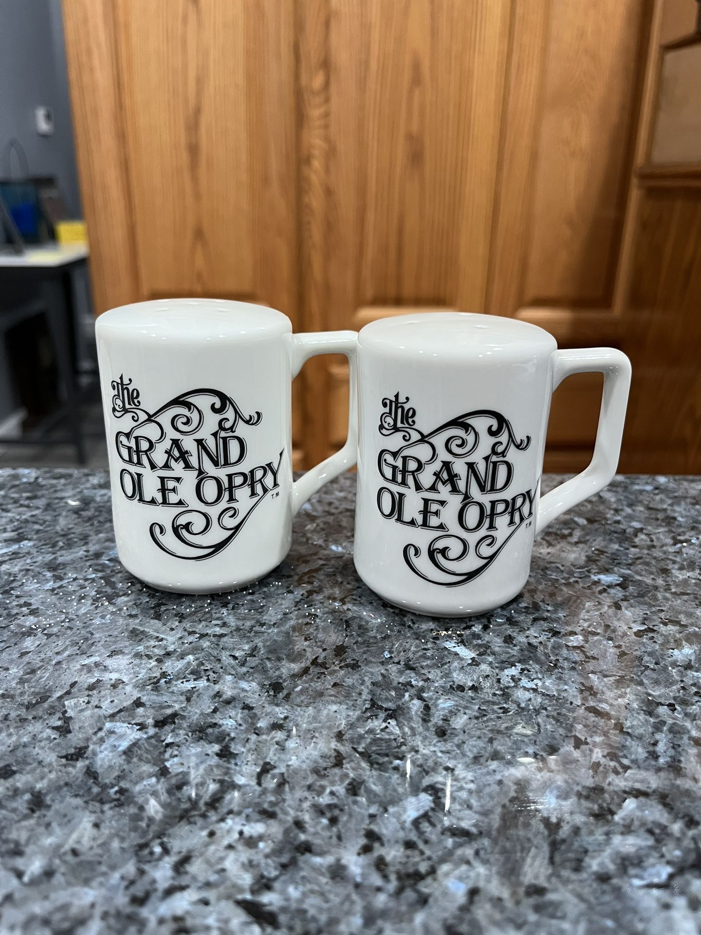 Vintage Ceramic “The Grand Ole Opry” souvenir pair of salt and pepper shakers. Size approximately 3 1/4 inches tall. Brand new with stickers