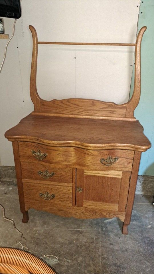 Antique dry sink with towel rack