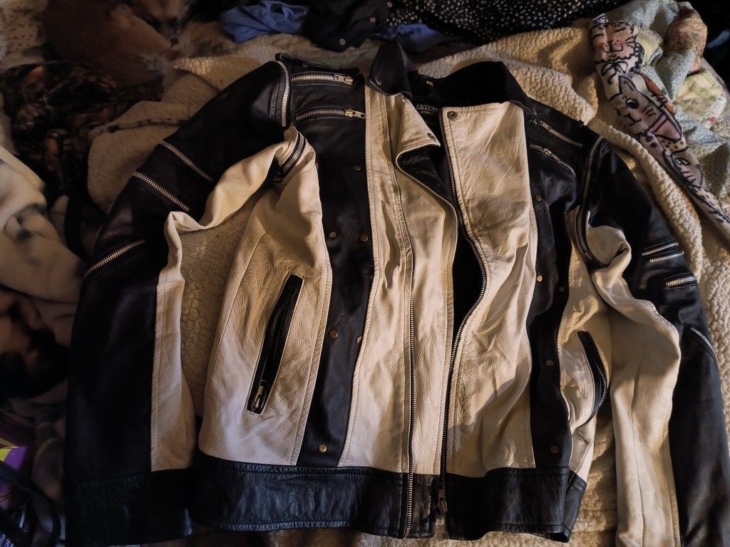 Rare Petorucci Brand Ivory White And Black Men's Leather Jacket ***Converts To A Vest***