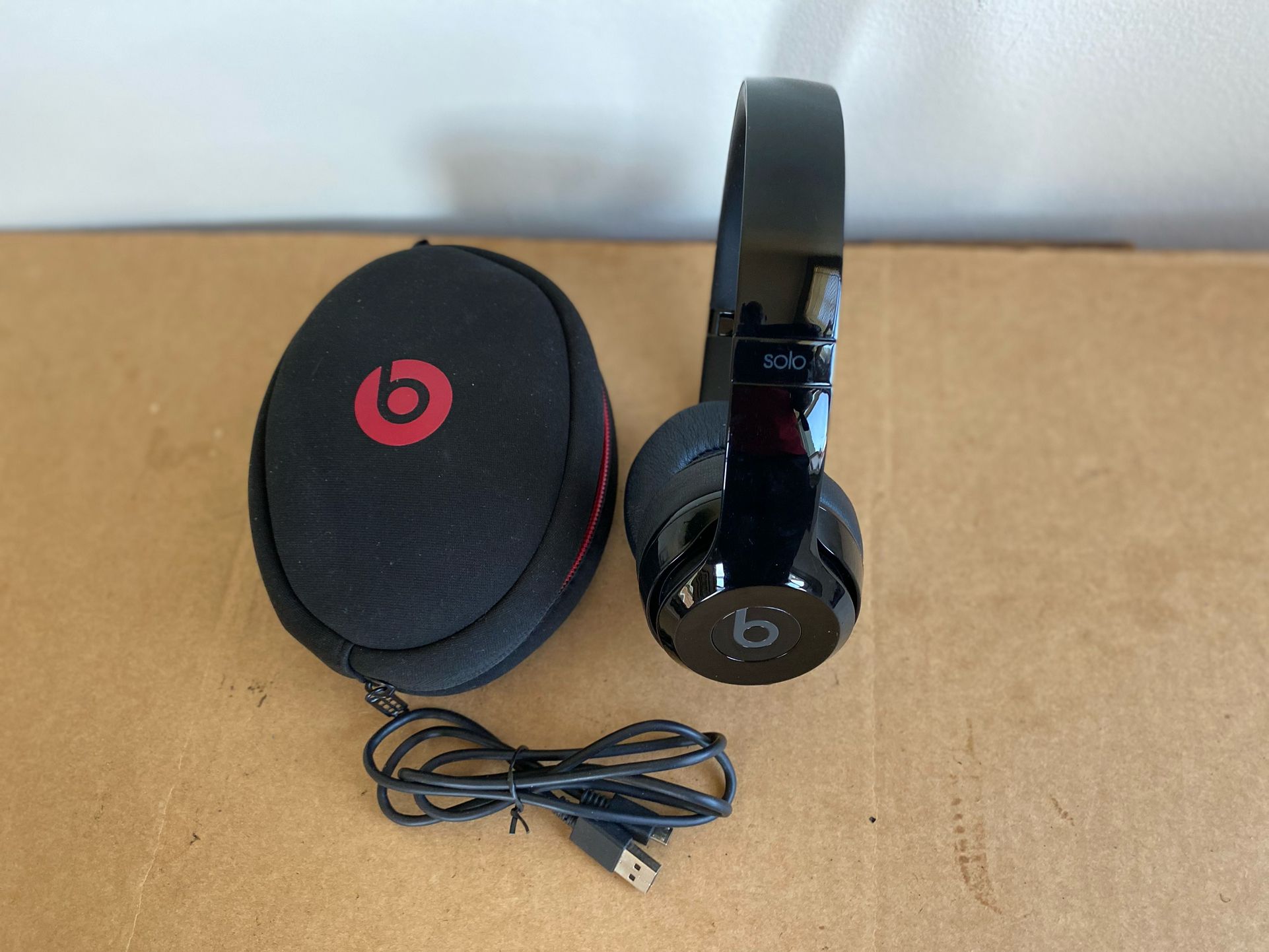 Beats Solo Wireless Headphones