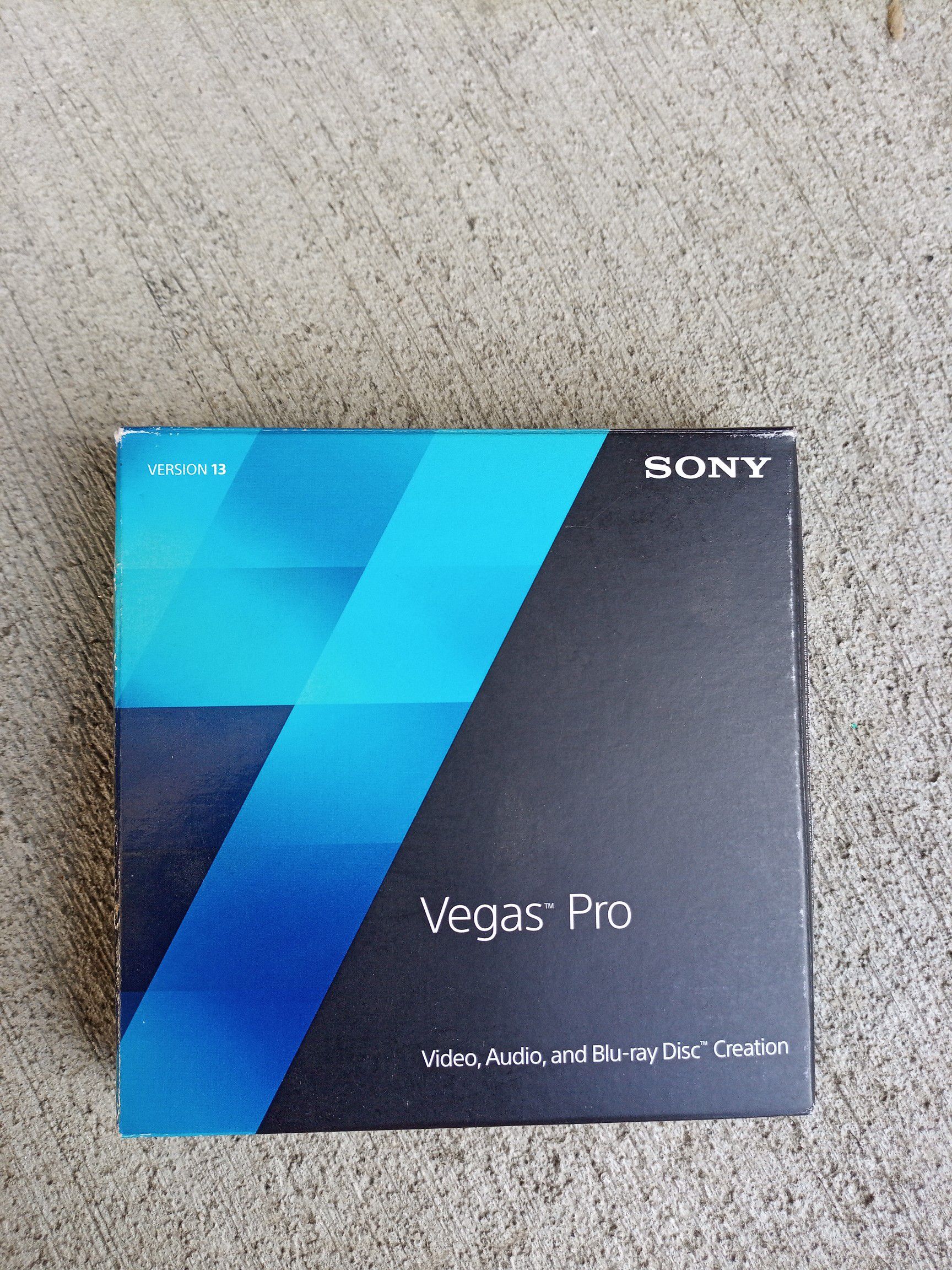 Vegas Pro 11 & SpectraLayers Pro 2: Upgradable with Serial