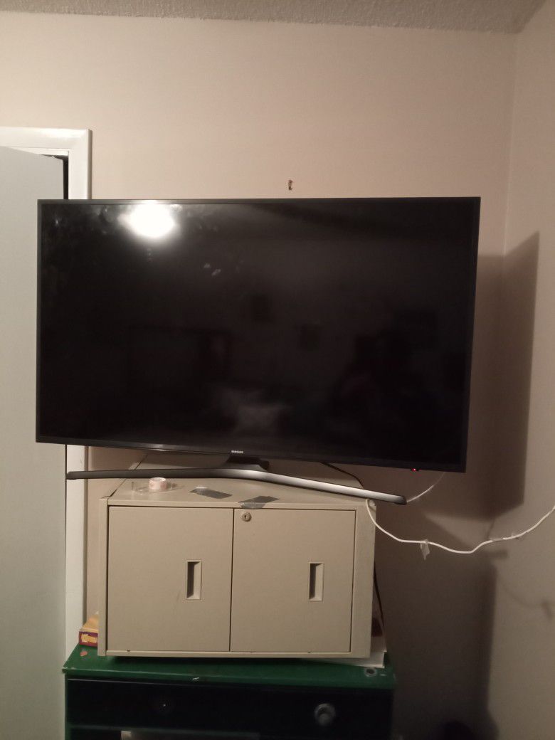 Almost Brand New Nice Tv.With No Problems.Clear Picture.