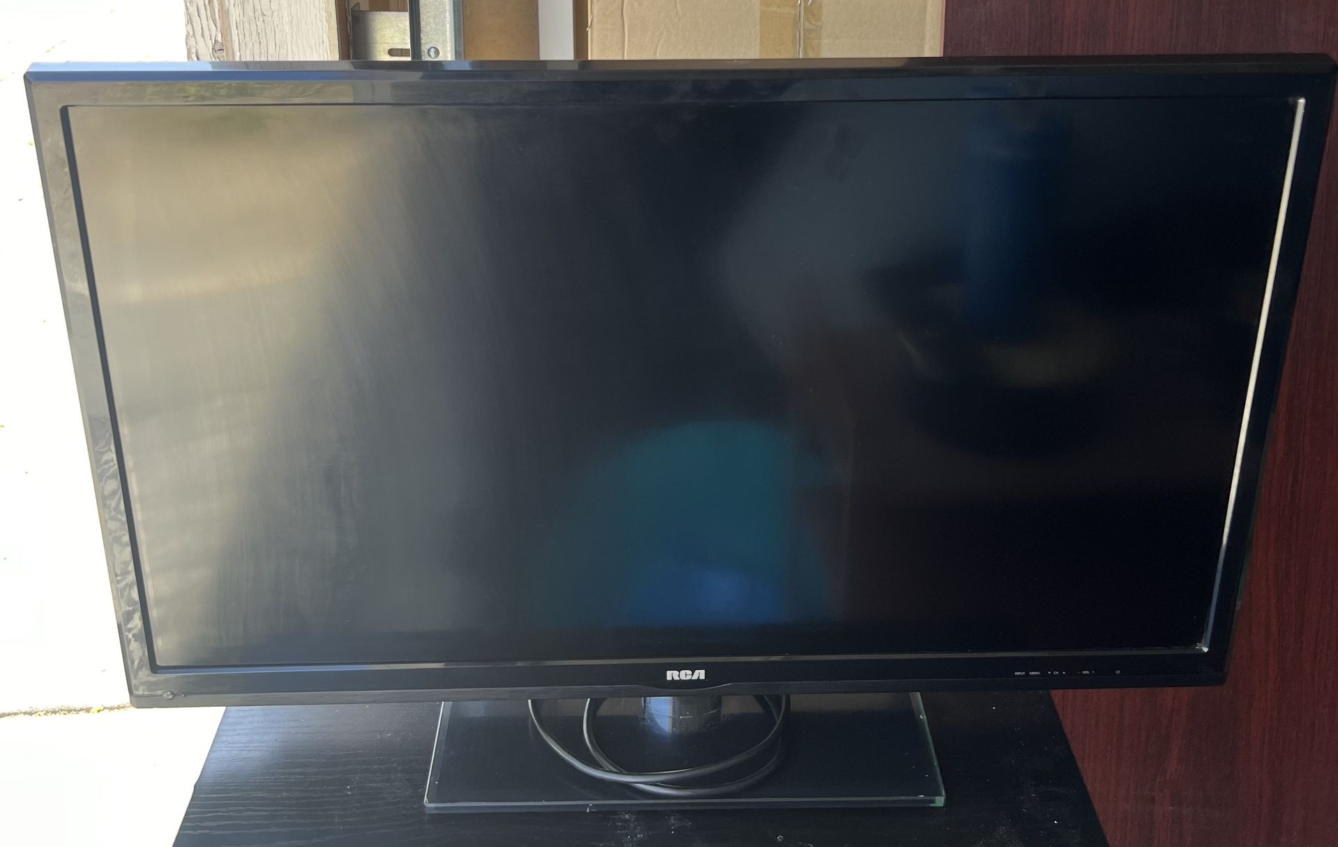 RCA LED32B30RQD 32-Inch 720p 60Hz LED HDTV W/Remote Control