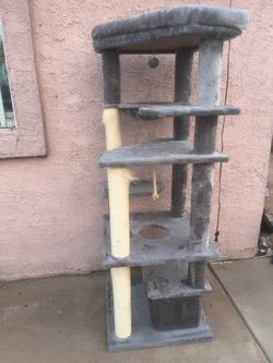 Cat Tree  66 inches tall  23 inches width