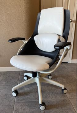 Chiropractor-designed gaming / office chair