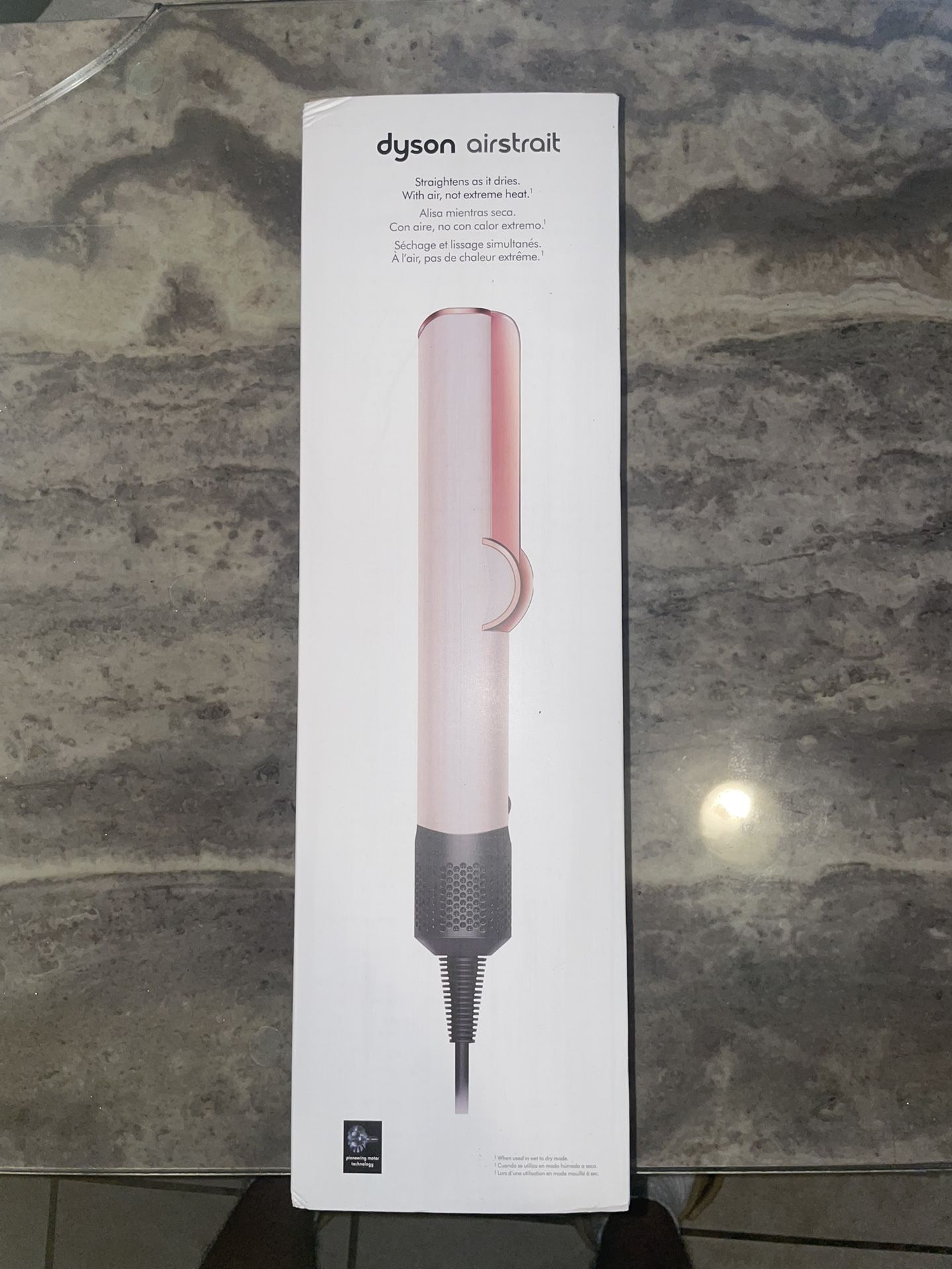Dyson Airstrait