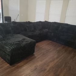 New Black Sectional Financing Available $54 Down Payment 