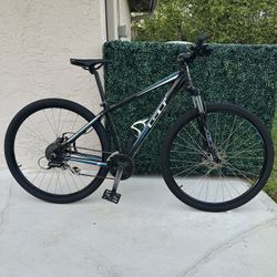 GT Mountain Bike 29 Inch Tires