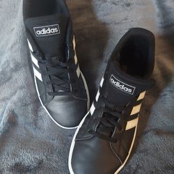 Adidas Sneakers Size 6