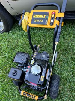 $400$. 3600 PSI 2.5 GPM Gas Pressure Washer with Honda GX200 Engine, Heavy-Duty Commercial Cold Water Power Cleaner