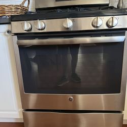 30 Inch Gas Range, Front Load Stackable Kenmore Washer And Gas Dryer