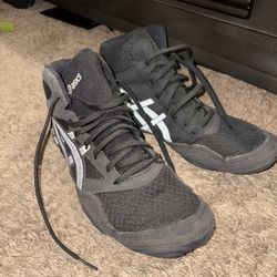 Asics wrestling shoes Wide size 9