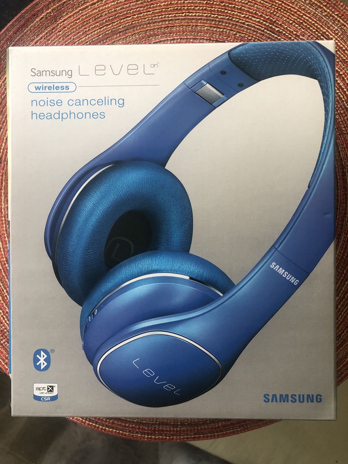 SAMSUNG WIRELESS HEADPHONES