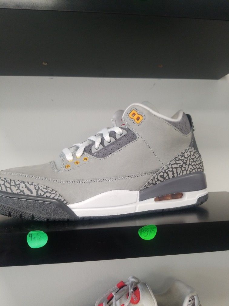 Air Jordan  Retro 3 Cool Grey 2021 Size 9.5