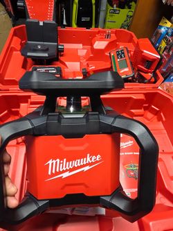 Milwaukee m18 Rotary green Laser Level Kit