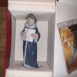 Lladro "The Christmas Caroler" 06533 I0” tall Retired - Box Included
