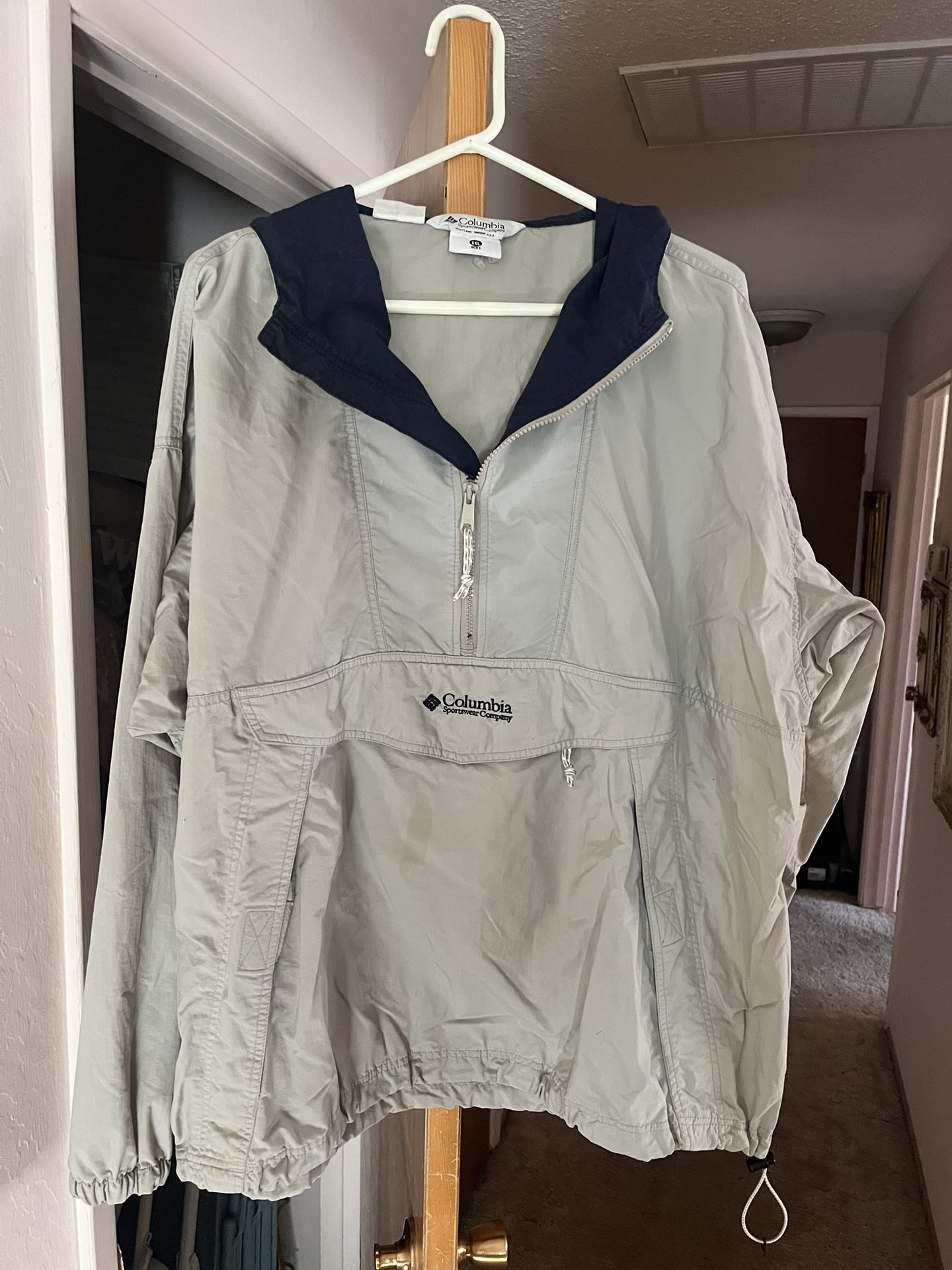 Columbia, Long Sleeve Windbreaker