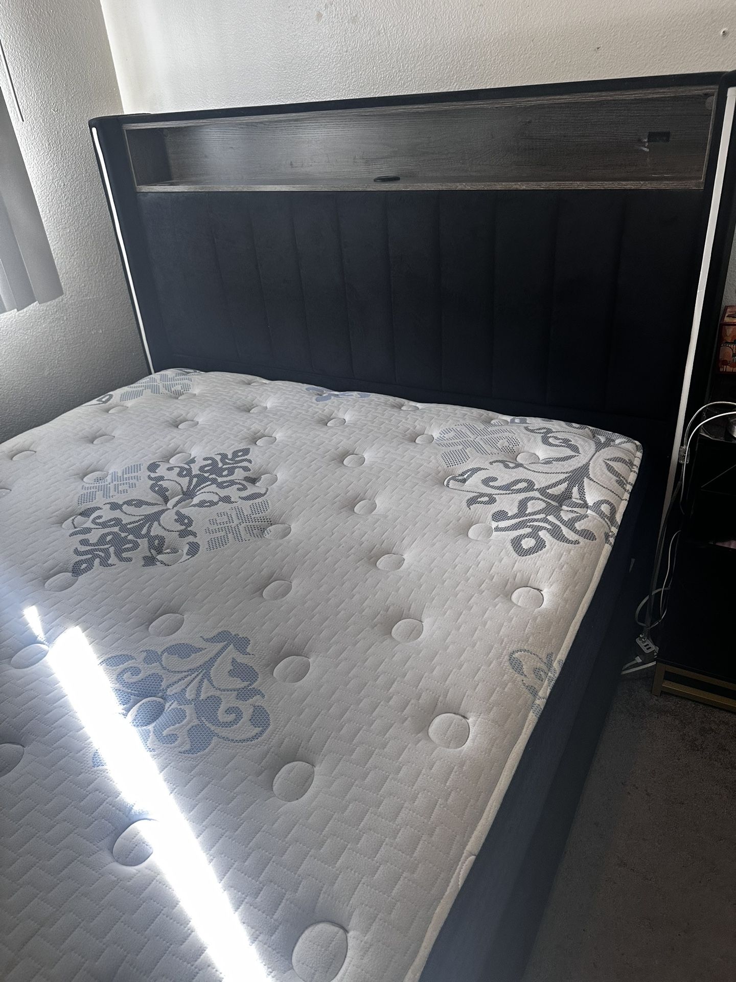 Bed Frame With Mattress 