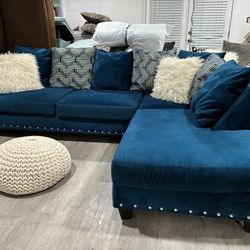 HAVERTYS PLUSH USED BLUE (TURQUOISE) 2PC SECTIONAL SET…$299 OBO….ALL OFFERS WELCOME!