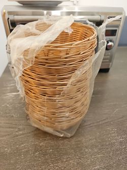 Polypropylene woven bread baskets, Pack 12. New