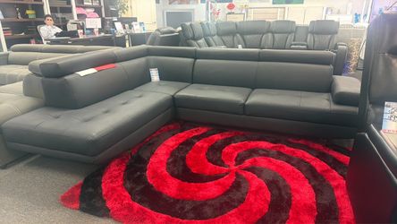 Beautiful Black Sectional Available Limited Time $799