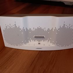 Bose iPhone Changing Dock Speaker