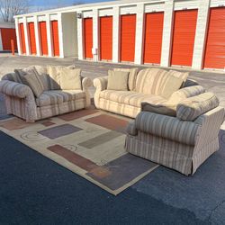 ALAN WHITE LIVING ROOM FURNITURE 3 PIECES for Sale in