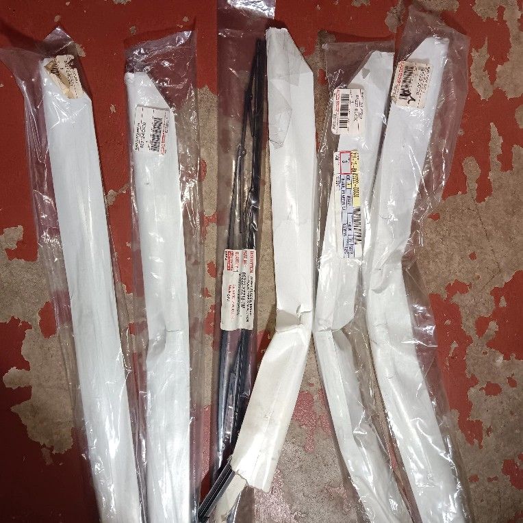 Windshield Wiper Blades All Sizes 5.00 N Up