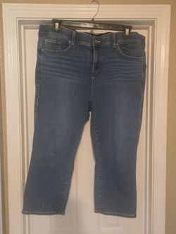 Torrid  Bombshell Crop Denim