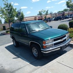 Chevy Tahoe 1996 4x4 With 176000 Miles Very Clean In3 And Outside