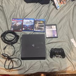 PS4 Slim + Games