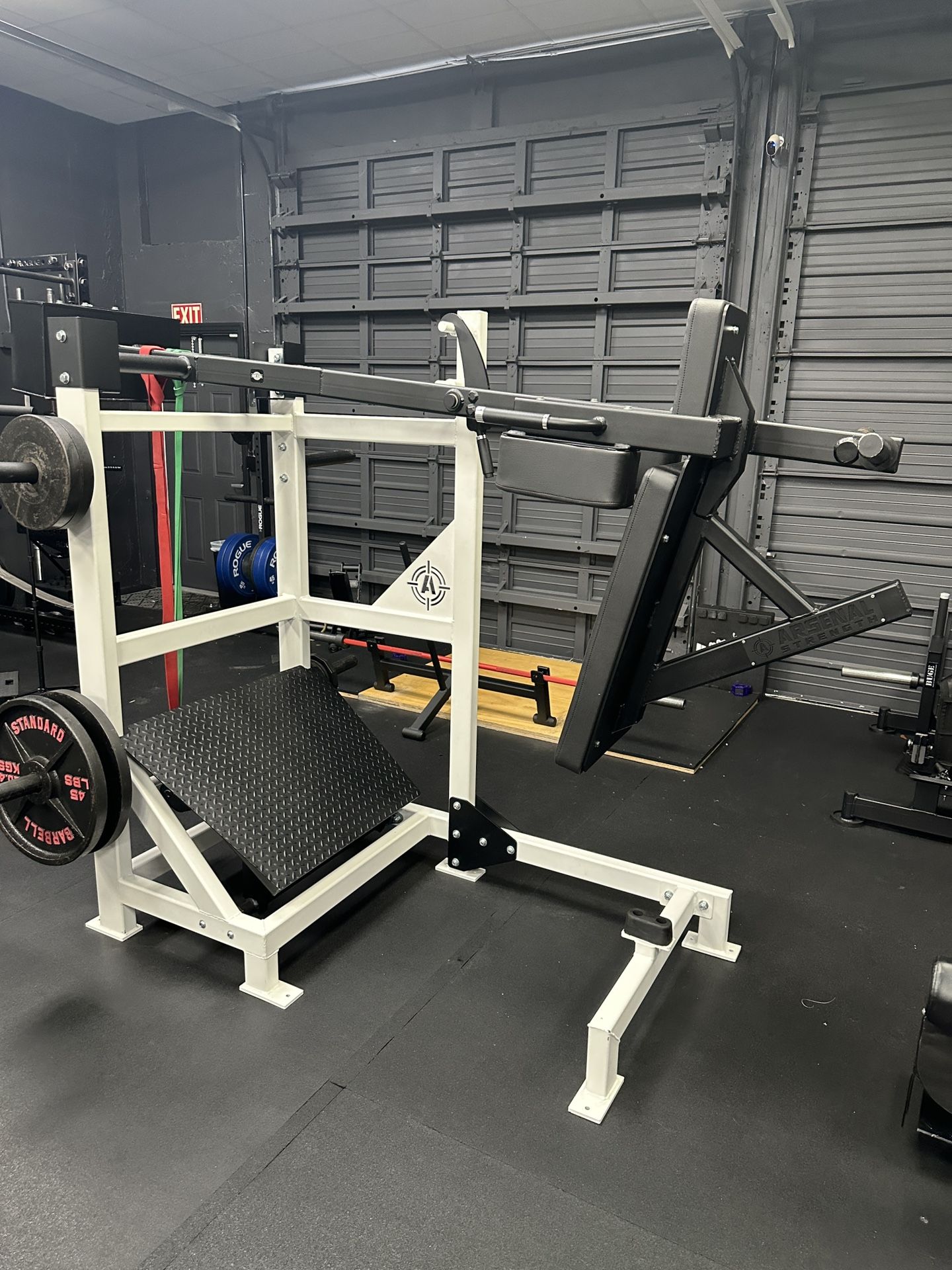Arsenal Pendulum Squat Machine