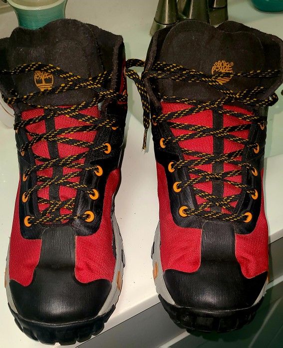 MENS TIMBERLAND  HIKING  BOOTS