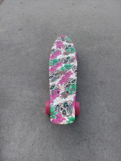 Skateboard Pink Skull