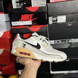 Nike Air Max 90 SE Swoosh Fiber White size 10 USED But Clean