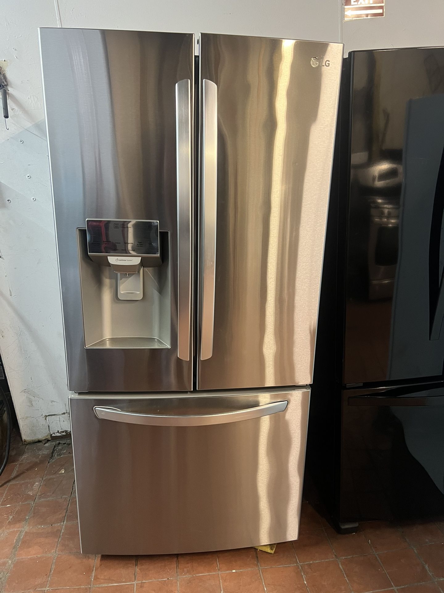 LG 25 cu. ft. French Door Refrigerator stainles steel/Nevera tres