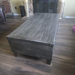 Top Lift Coffee Table