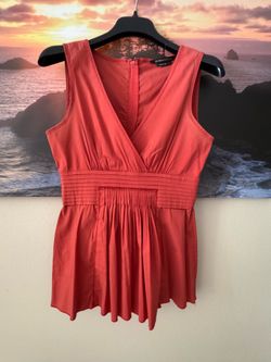BCBGMAXAZRIA/ Women’s Terracotta V- Neck Pleated  Waist Sleeveless Top / XS