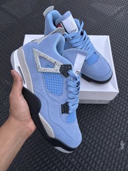 Jordan 4 UNC
