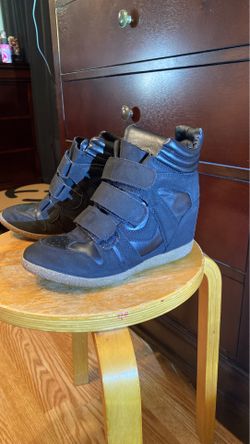 Betsy Johnson Betsyville Wedges size 6