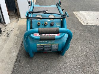 Makita rolling air compressor