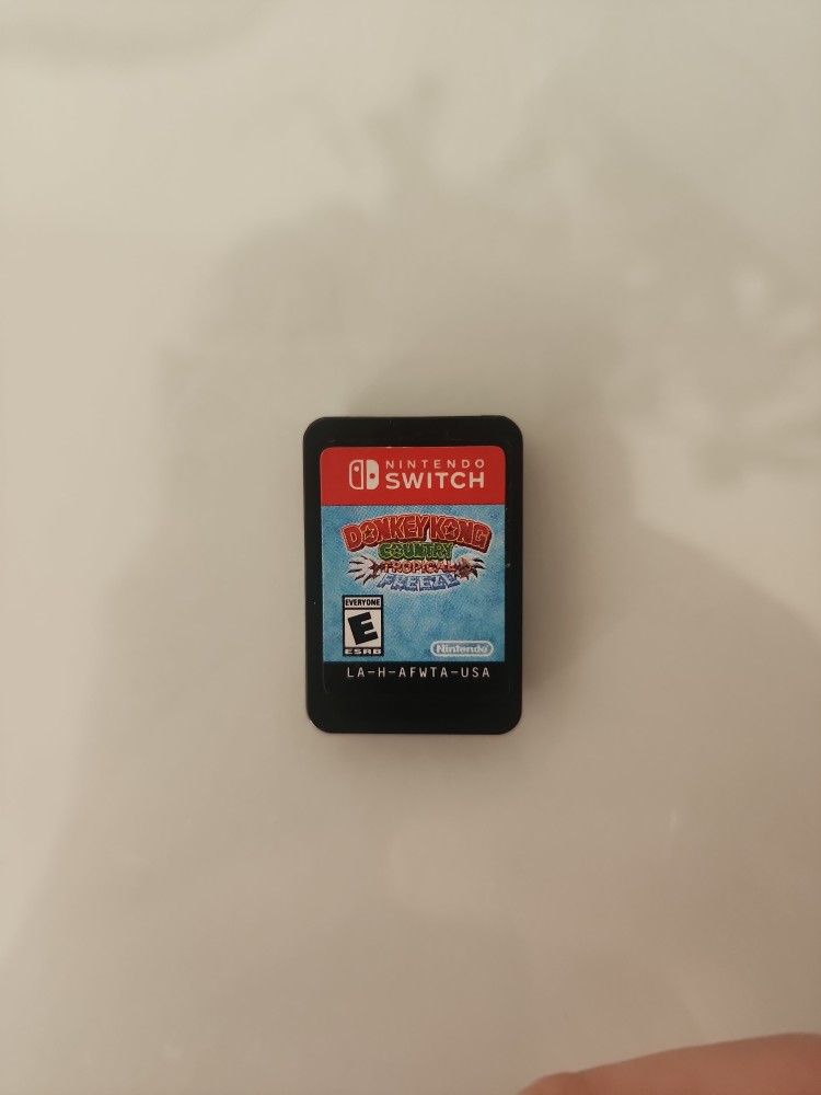 Donkey Kong Country Tropicak Freeze For The Nintendo Switch (No Case Barley Used)