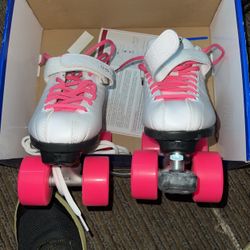 Size 4 Girls Riedell R3 Skates New