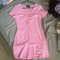 Pink mini dress with a cute ring detail #minidress #cute never worn, brand new, it's a Large but also fits a medium/small beautiful body!! I'd conside