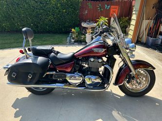 2017 triumph thunderbird