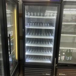 1 DOOR TRUE FRIDGE - BUSINESS CLOSING